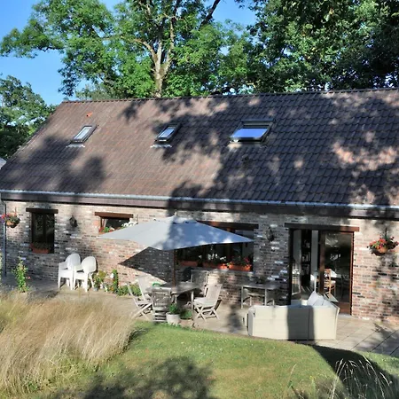 D'hote Dans 4 Facades - Quartier Et Boise - 5 Kms De Bed & Breakfast