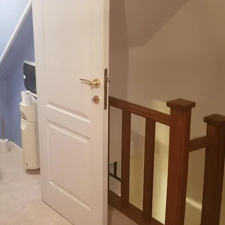 D'hôte Dans 4 Façades - Quartier Et Boisé - 5 Kms De Bed & Breakfast